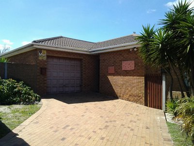 Townhouse For Sale in Protea Heights, Brackenfell