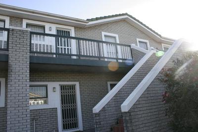Apartment / Flat For Rent in Oakdale, Bellville