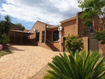 House For Sale in Ruwari, Brackenfell