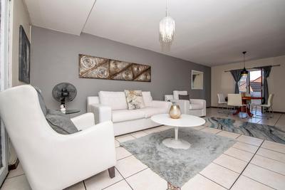 Duplex For Sale in Vredenberg, Bellville