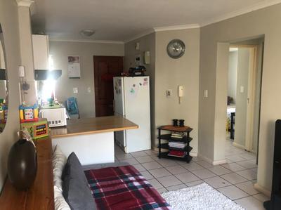 Apartment / Flat For Rent in Uitzicht, Durbanville