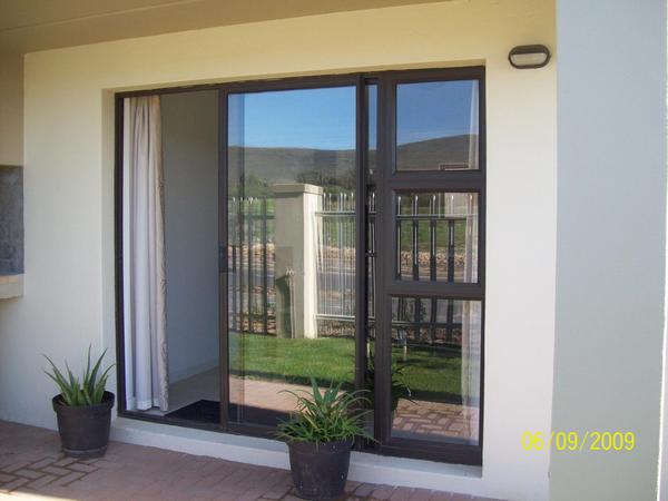 Apartment / Flat For Rent in Burgundy Estate, Milnerton