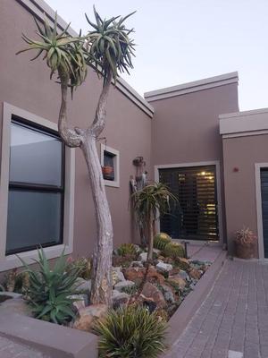 House For Sale in Van Riebeeckshof, Bellville
