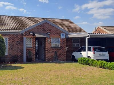 Townhouse For Rent in Vredekloof Heights, Brackenfell