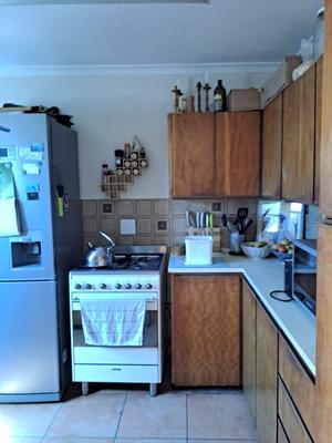Townhouse For Rent in Loevenstein, Bellville